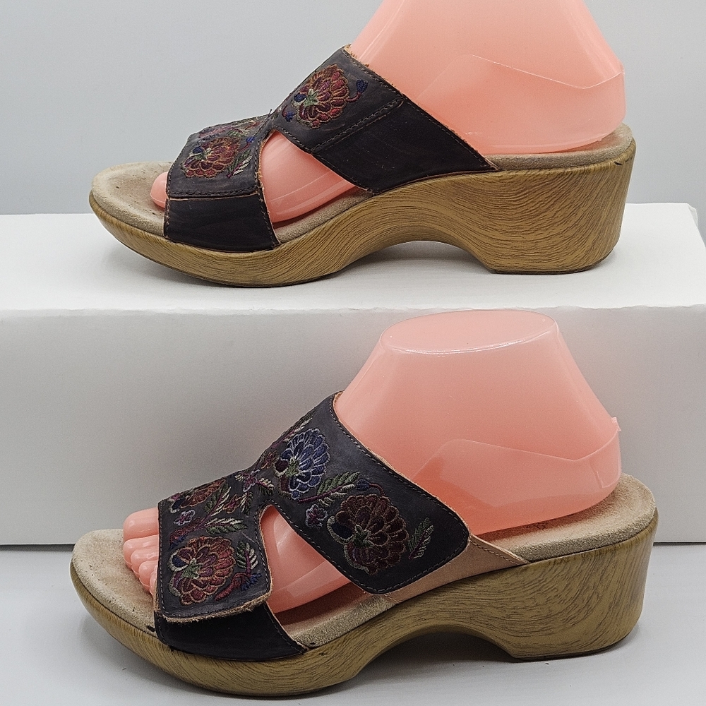 Alegria Embroidered Leather Slip-on 2.5" Wedge Sandals Size 39 us 9